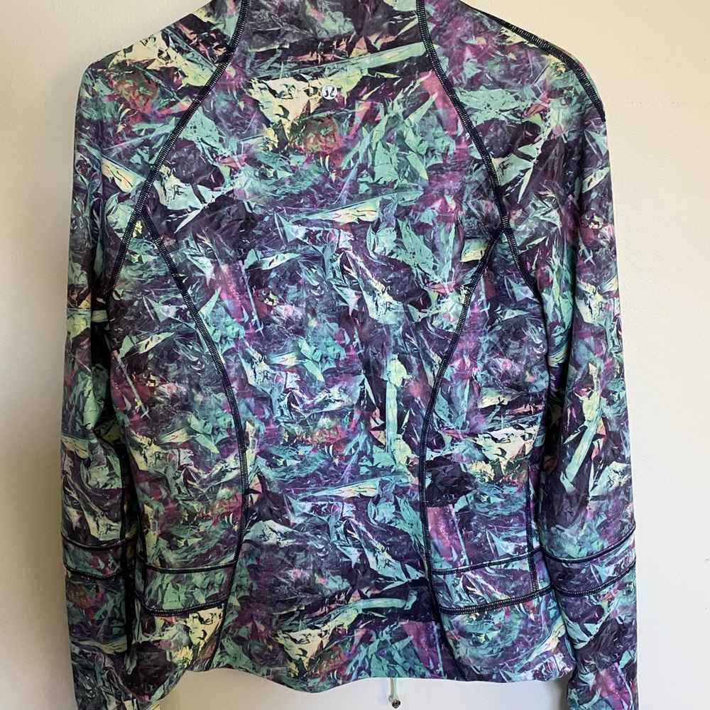 Lululemon Lightweight Jacket. Perfect Condition. - image 4